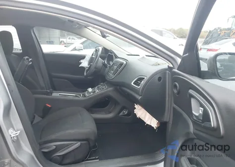 2016 Chrysler 200 Touring из США, поврежденный, VIN 1C3CCCFB5GN193925